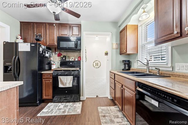 7646 Robinson Avenue, Allen Park, MI 48101