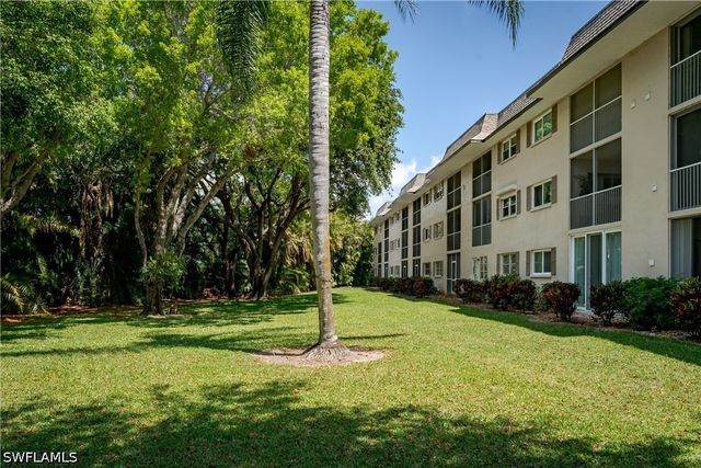 5419 Rattlensake Hammock RD 307F, Naples, FL 34113