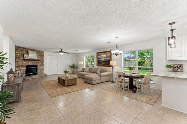 13185 Crest Drive, Willis, TX 77318
