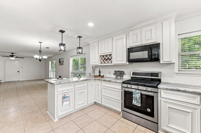 13185 Crest Drive, Willis, TX 77318