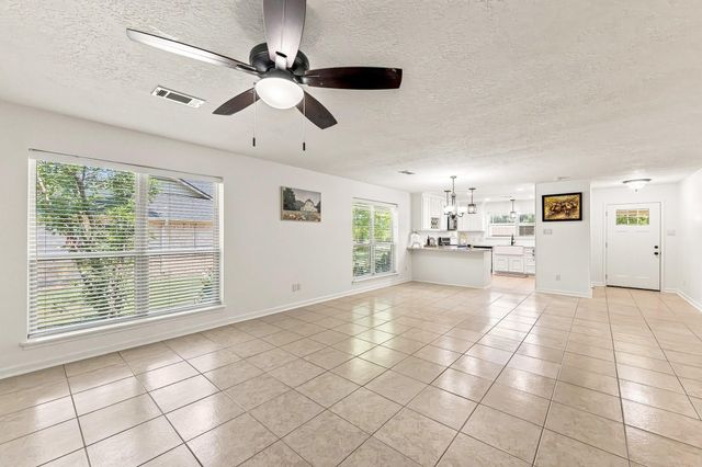 13185 Crest Drive, Willis, TX 77318