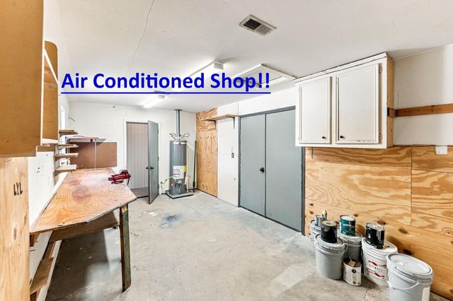 13185 Crest Drive, Willis, TX 77318