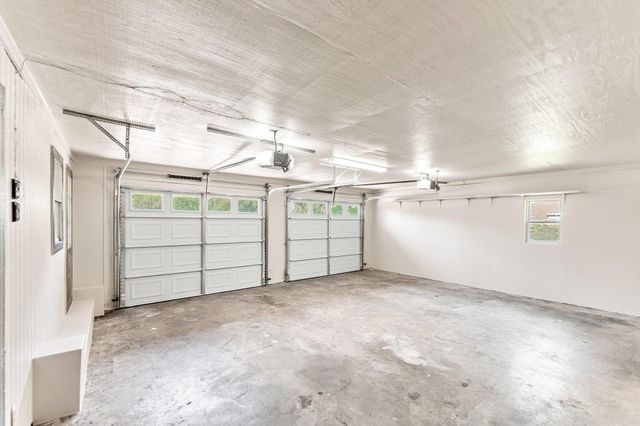 13185 Crest Drive, Willis, TX 77318