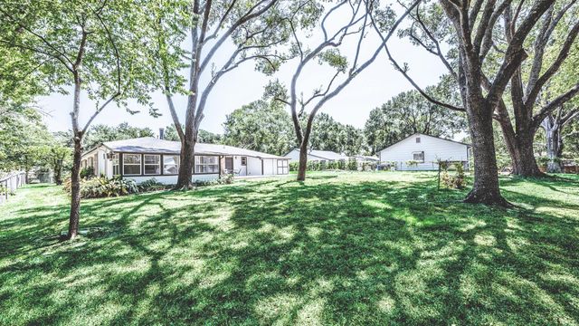 13185 Crest Drive, Willis, TX 77318