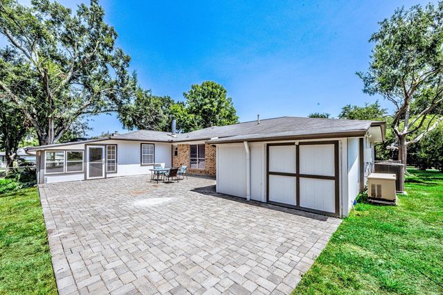 13185 Crest Drive, Willis, TX 77318