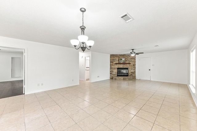 13185 Crest Drive, Willis, TX 77318