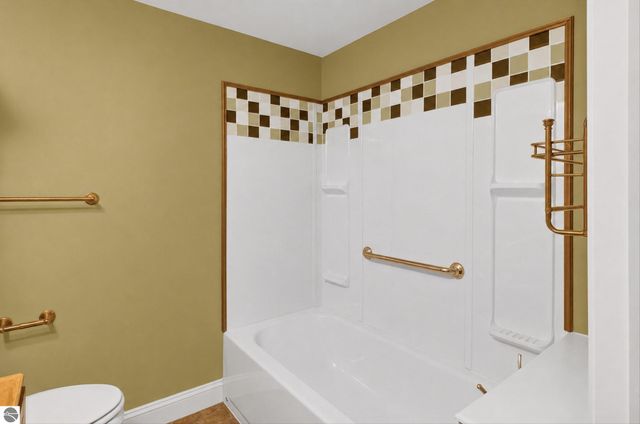 308 Orchard Street, Alma, MI 48801