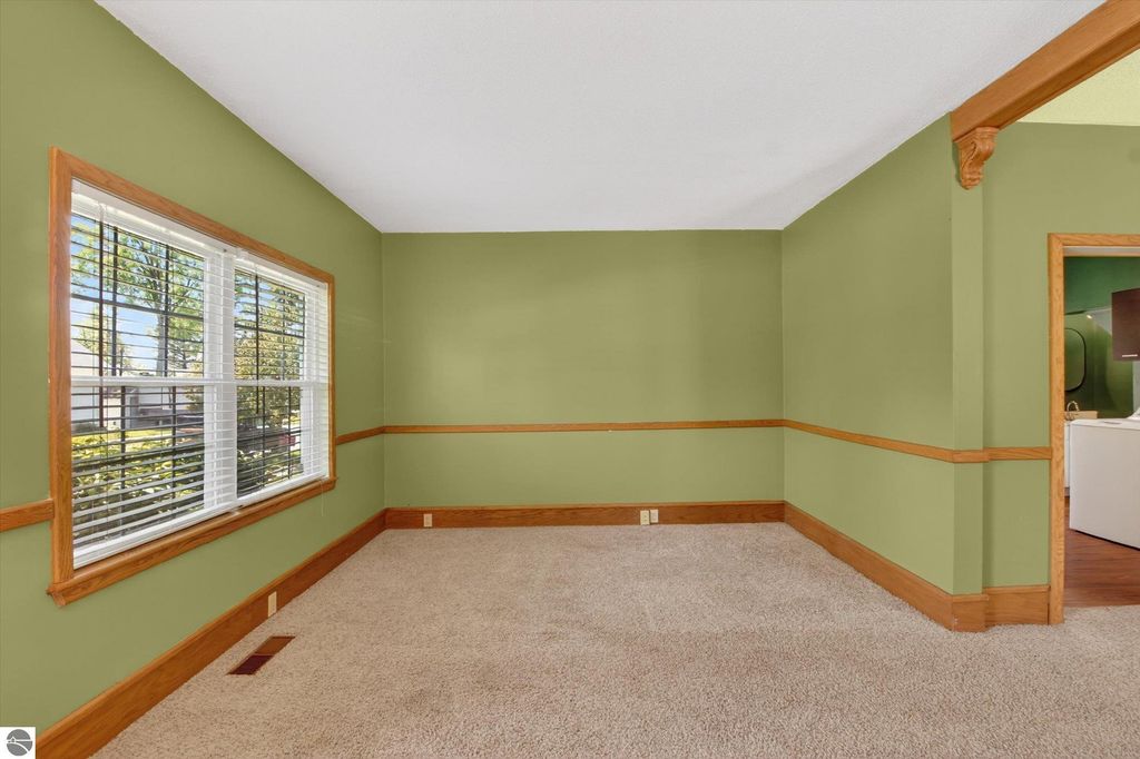 Image 10 of property listing at 308 Orchard Street, Alma, MI 48801