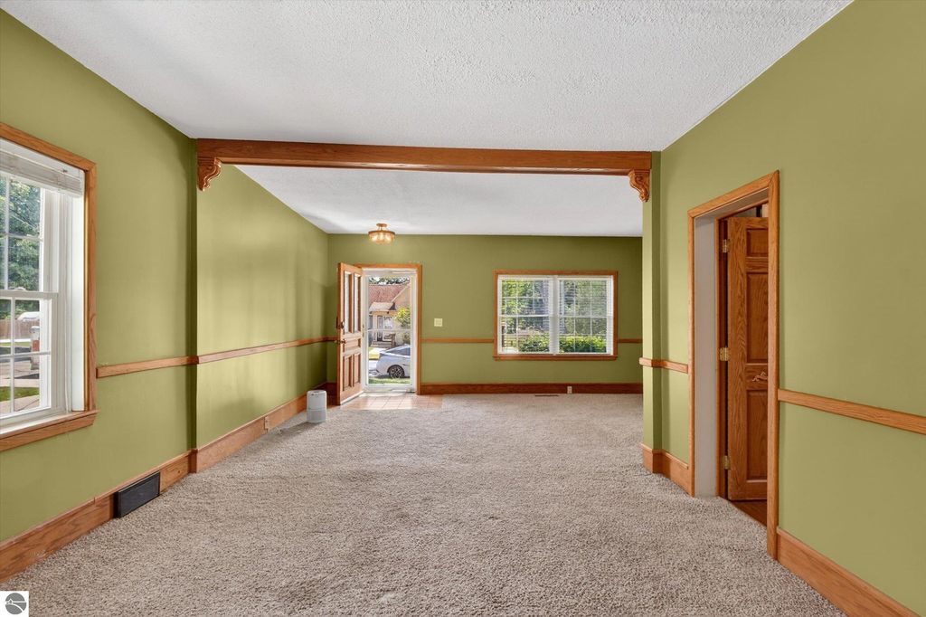 Image 12 of property listing at 308 Orchard Street, Alma, MI 48801