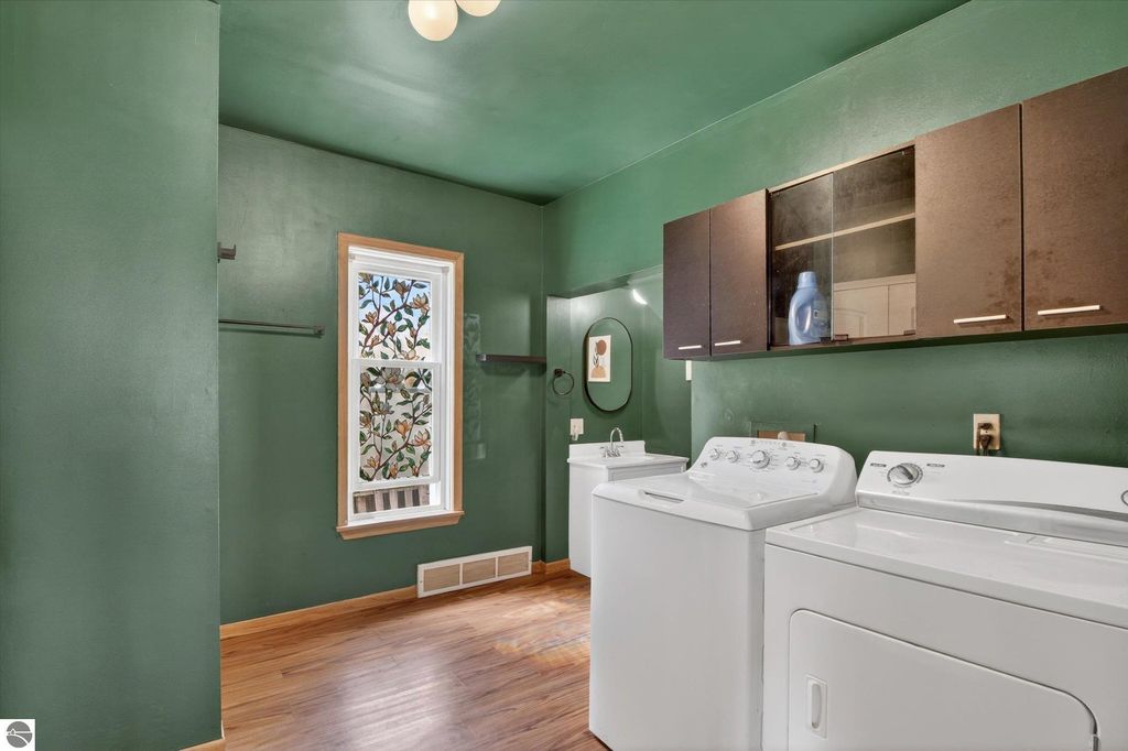 Image 22 of property listing at 308 Orchard Street, Alma, MI 48801