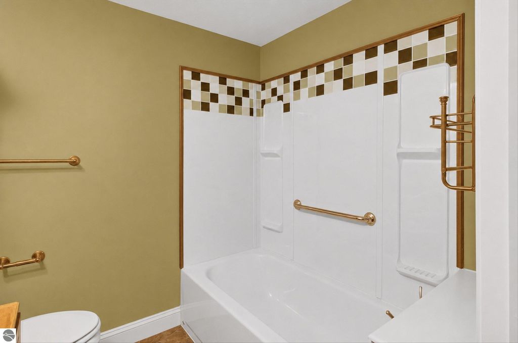 Image 31 of property listing at 308 Orchard Street, Alma, MI 48801