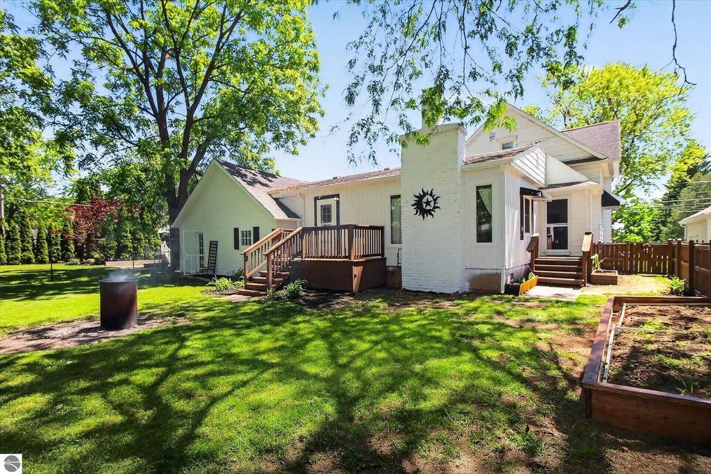 Image 53 of property listing at 308 Orchard Street, Alma, MI 48801