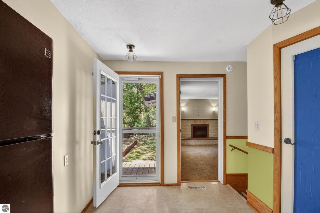 Image 6 of property listing at 308 Orchard Street, Alma, MI 48801