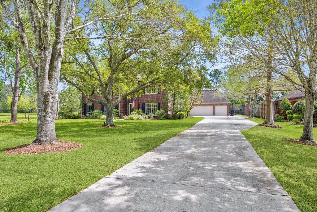 805 Murphy Lane, Friendswood, TX 77546