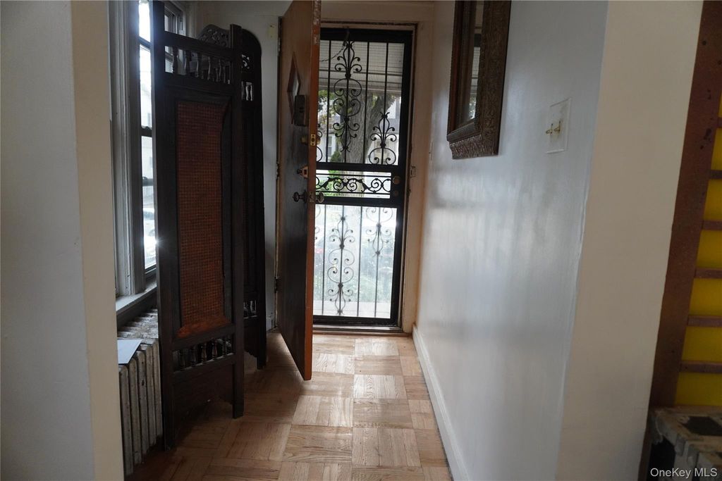 4350 Grace Avenue, Bronx, NY 10466 — photo 2