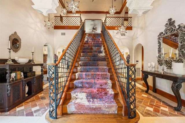 603 W Friar Tuck Lane, Houston, TX 77024