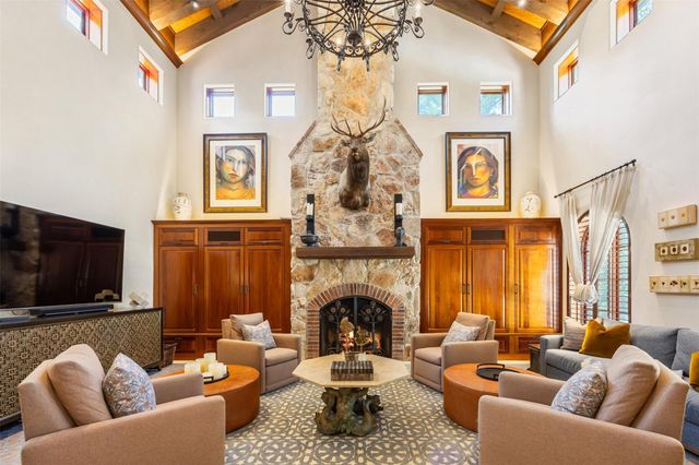 603 W Friar Tuck Lane, Houston, TX 77024