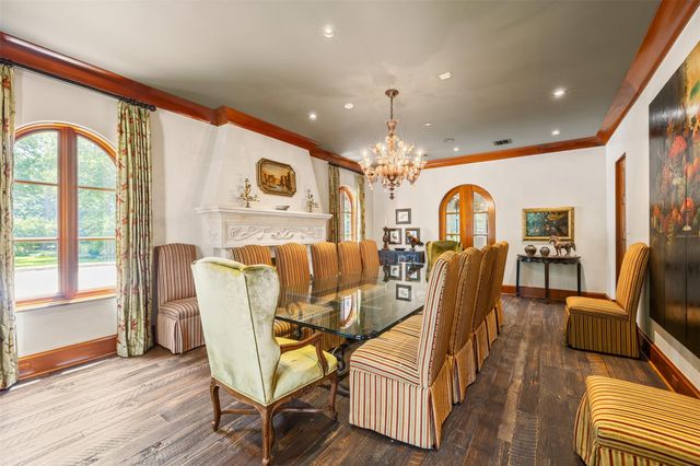 603 W Friar Tuck Lane, Houston, TX 77024