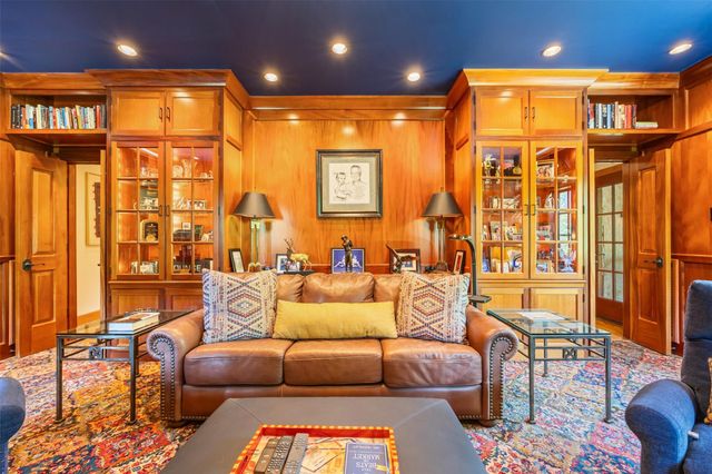 603 W Friar Tuck Lane, Houston, TX 77024