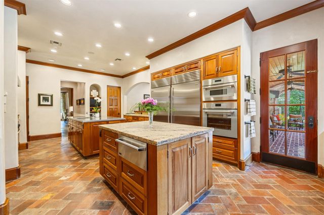 603 W Friar Tuck Lane, Houston, TX 77024