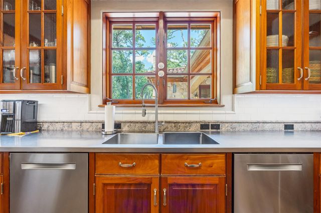 603 W Friar Tuck Lane, Houston, TX 77024