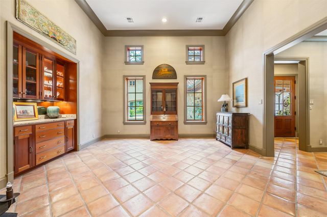 603 W Friar Tuck Lane, Houston, TX 77024