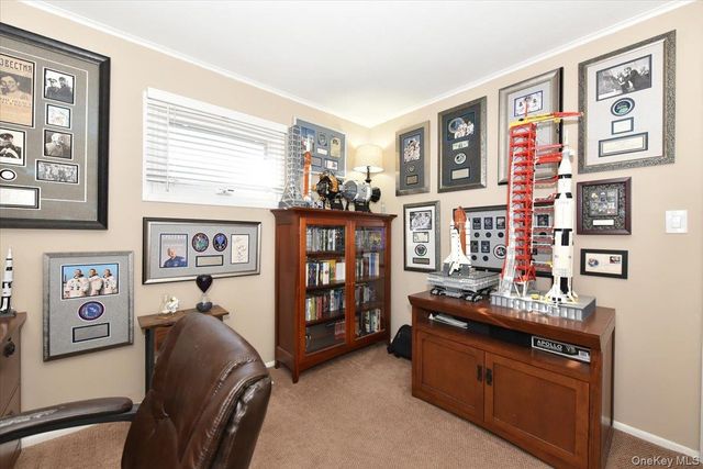 27 Seaton Street, Massapequa, NY 11758