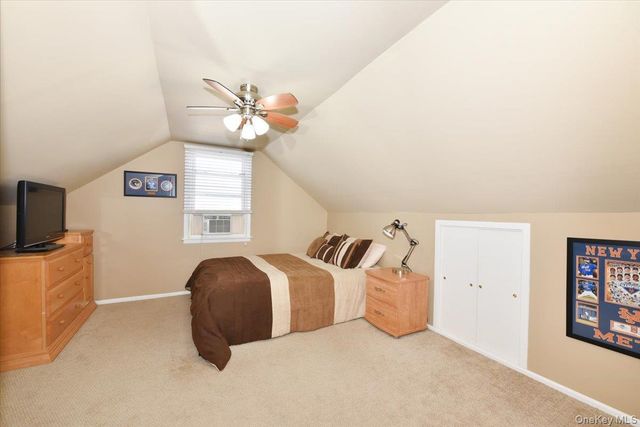 27 Seaton Street, Massapequa, NY 11758