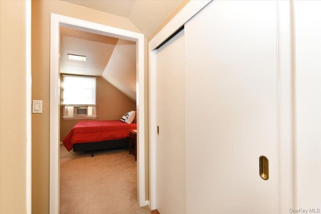 27 Seaton Street, Massapequa, NY 11758