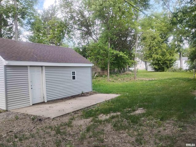 2231 W RICHWOODS Boulevard, Peoria, IL 61604
