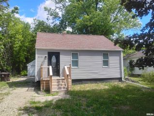 2231 W RICHWOODS Boulevard, Peoria, IL 61604