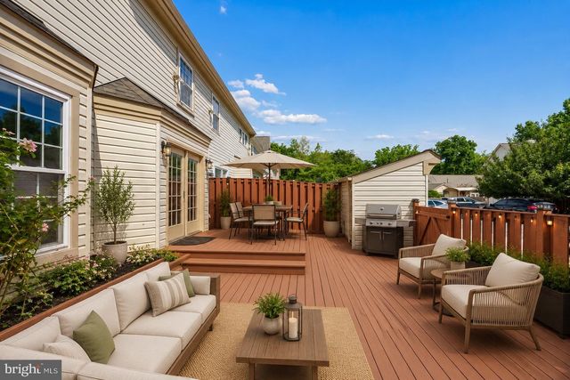 879 WATERFORD DR, Frederick, MD 21702