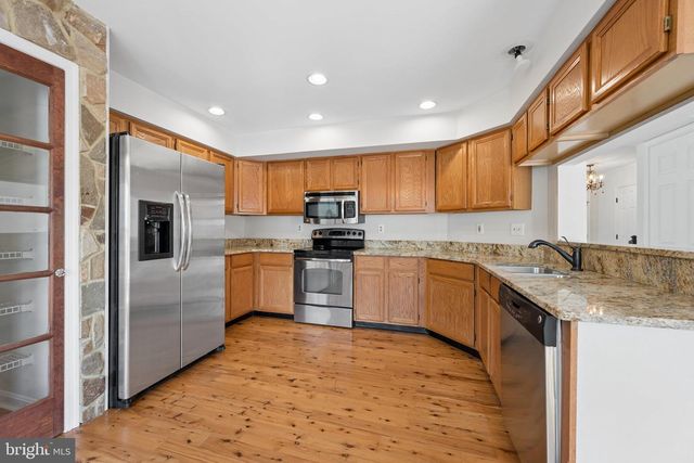 879 WATERFORD DR, Frederick, MD 21702