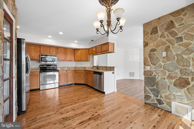 879 WATERFORD DR, Frederick, MD 21702