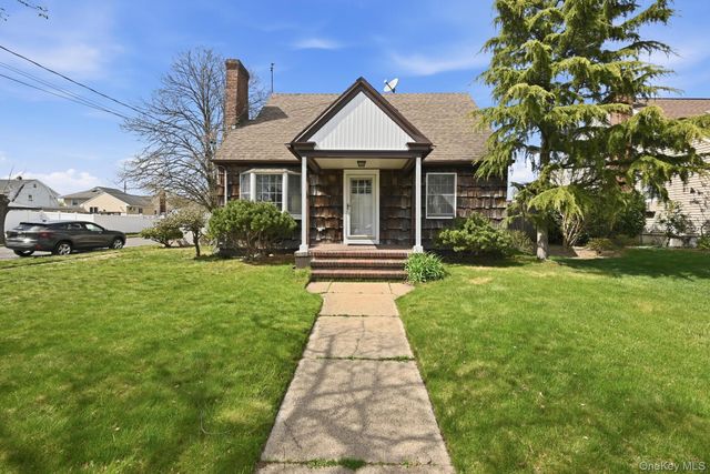 612 Hughes Street, Bellmore, NY 11710