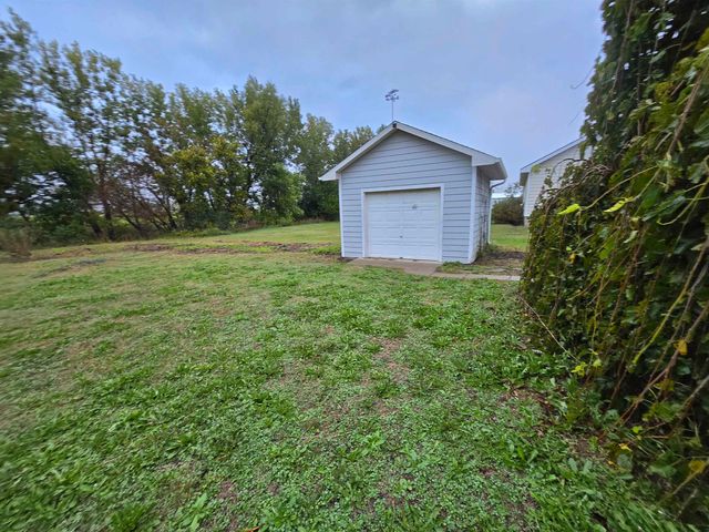 4377 N Sandy Ave, Salina, KS 67401