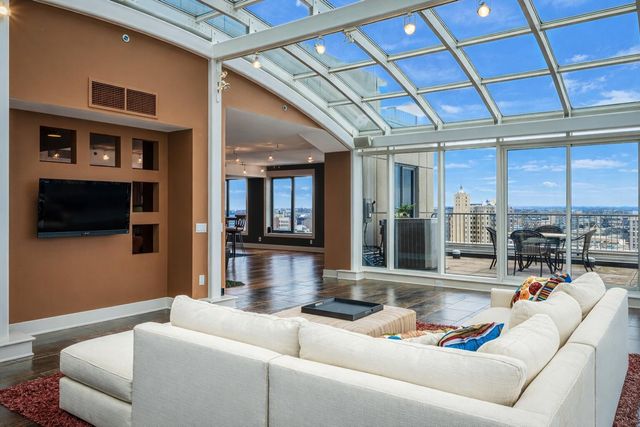 112 Campau Circle Nw, City Of Grand Rapids, MI 49503