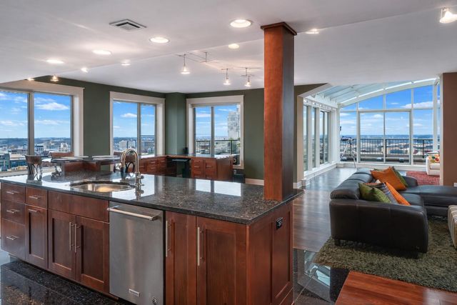 112 Campau Circle Nw, City Of Grand Rapids, MI 49503