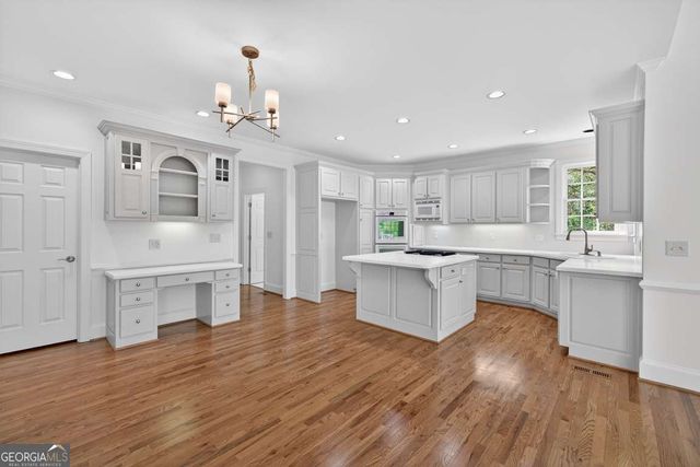 6130 Banbury Court, Suwanee, GA 30024