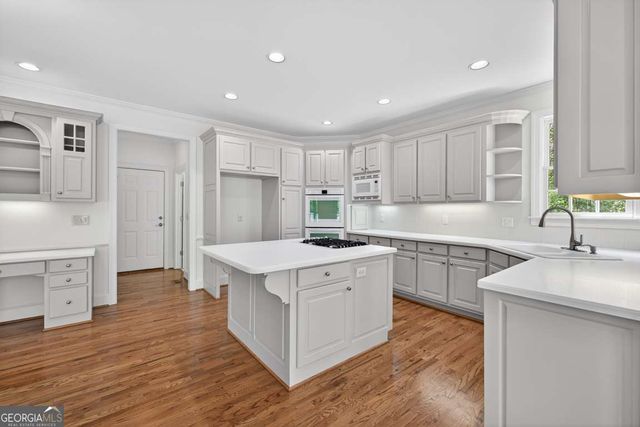 6130 Banbury Court, Suwanee, GA 30024