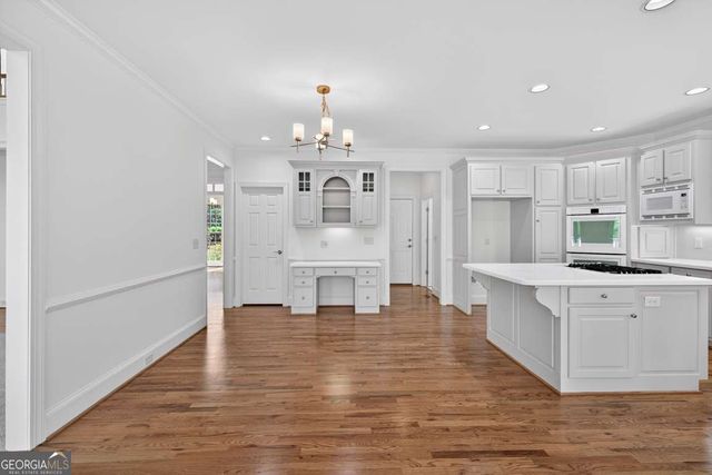 6130 Banbury Court, Suwanee, GA 30024