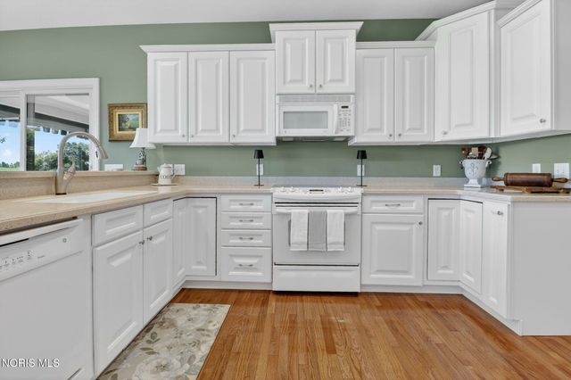 7665 Tournament Drive, Waterville, OH 43566