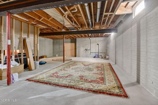 7665 Tournament Drive, Waterville, OH 43566