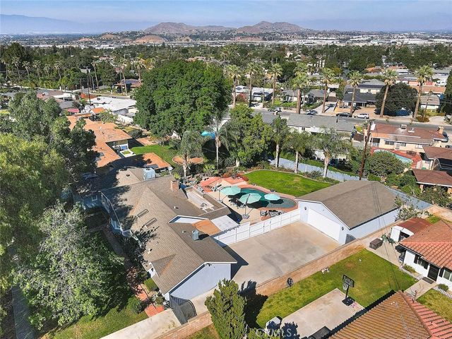 1429 Garretson, Corona, CA 92879