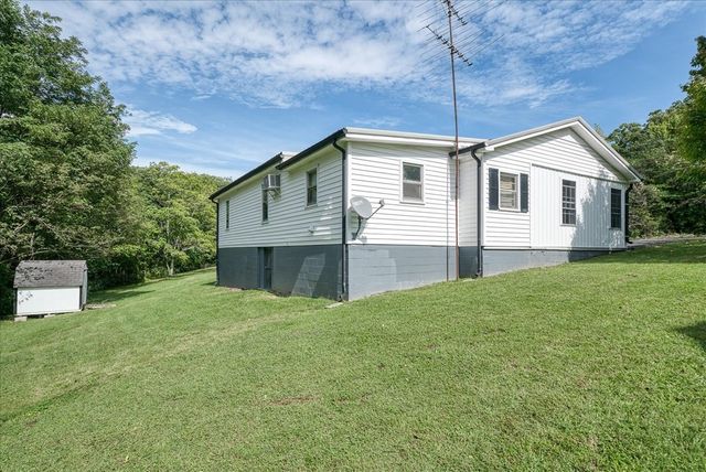 671 Lemont and Yates Mountain Rd, Spencer, TN 38585