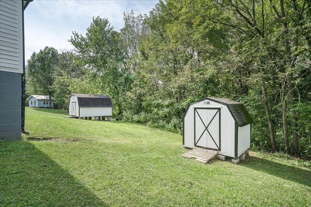 671 Lemont and Yates Mountain Rd, Spencer, TN 38585