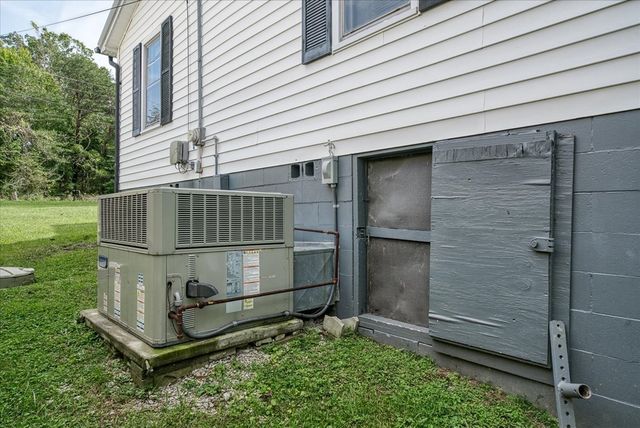 671 Lemont and Yates Mountain Rd, Spencer, TN 38585