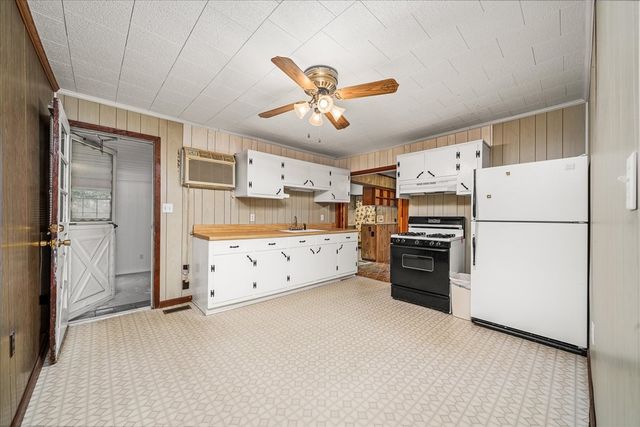 671 Lemont and Yates Mountain Rd, Spencer, TN 38585