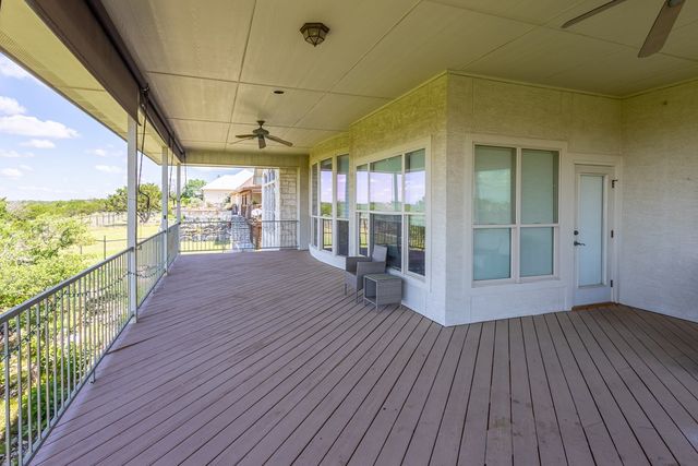 2024 Crown View Dr, Kerrville, TX 78028