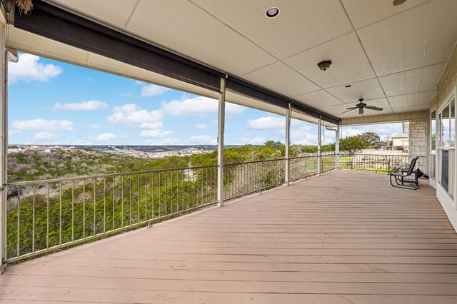 2024 Crown View Dr, Kerrville, TX 78028